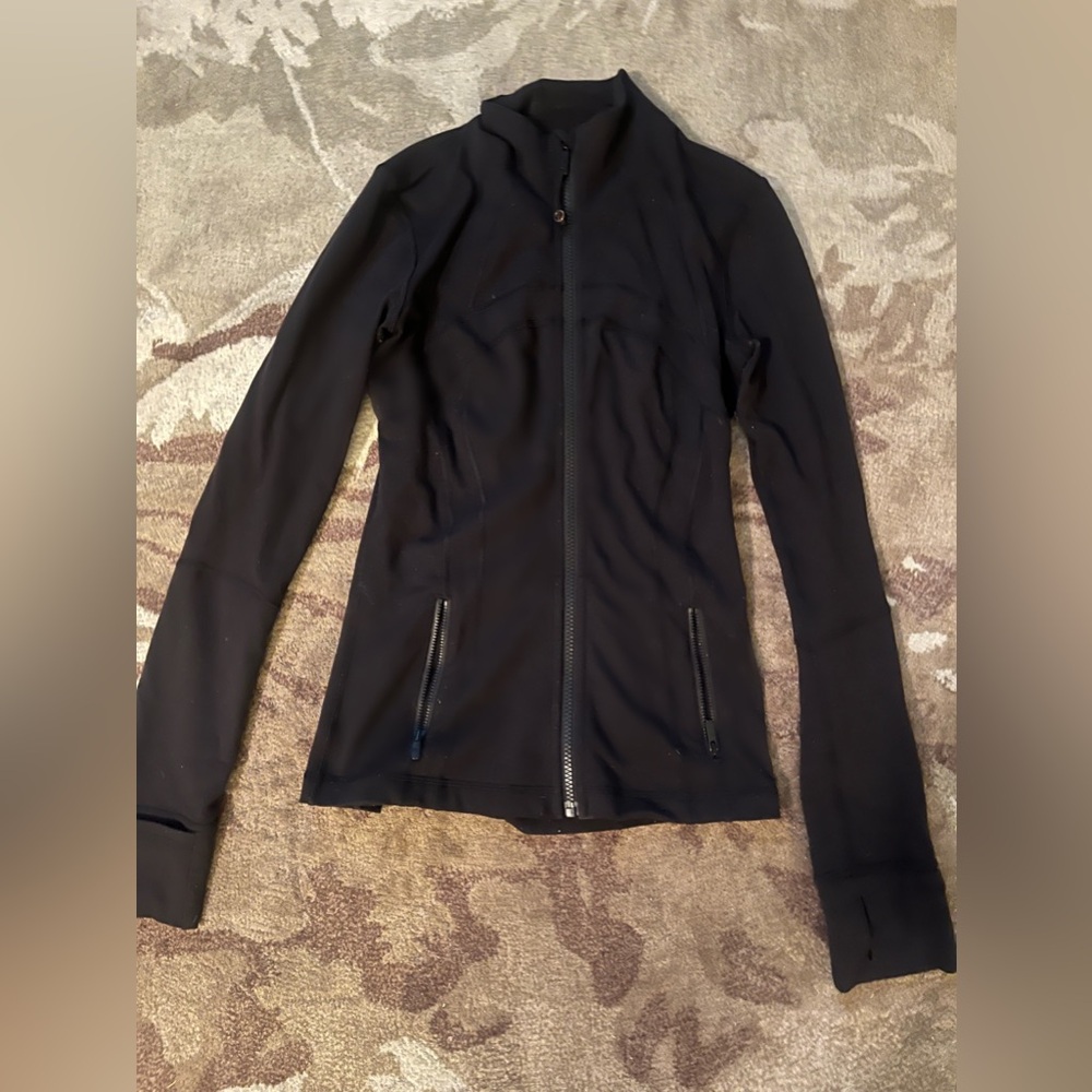 Lululemon define jacket size 4